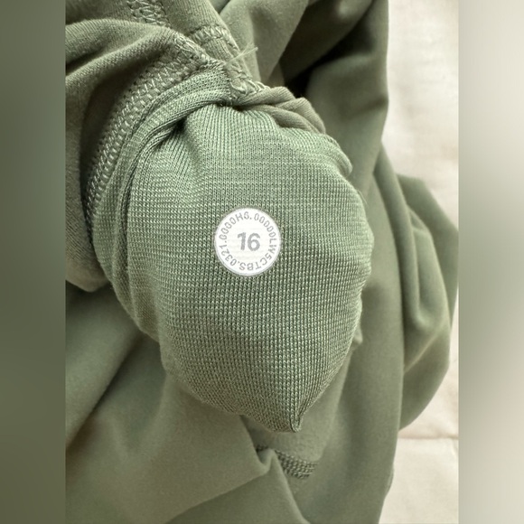 RARE Lululemon Align High-Rise Pant 25"
Green Twill light color - Picture 9 of 11